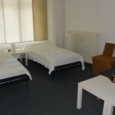 Апартаменты Esmarchstrasse 12